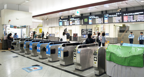 JR大阪駅1階／中央改札口
