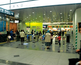 新大阪駅在来線東改札口（3階）